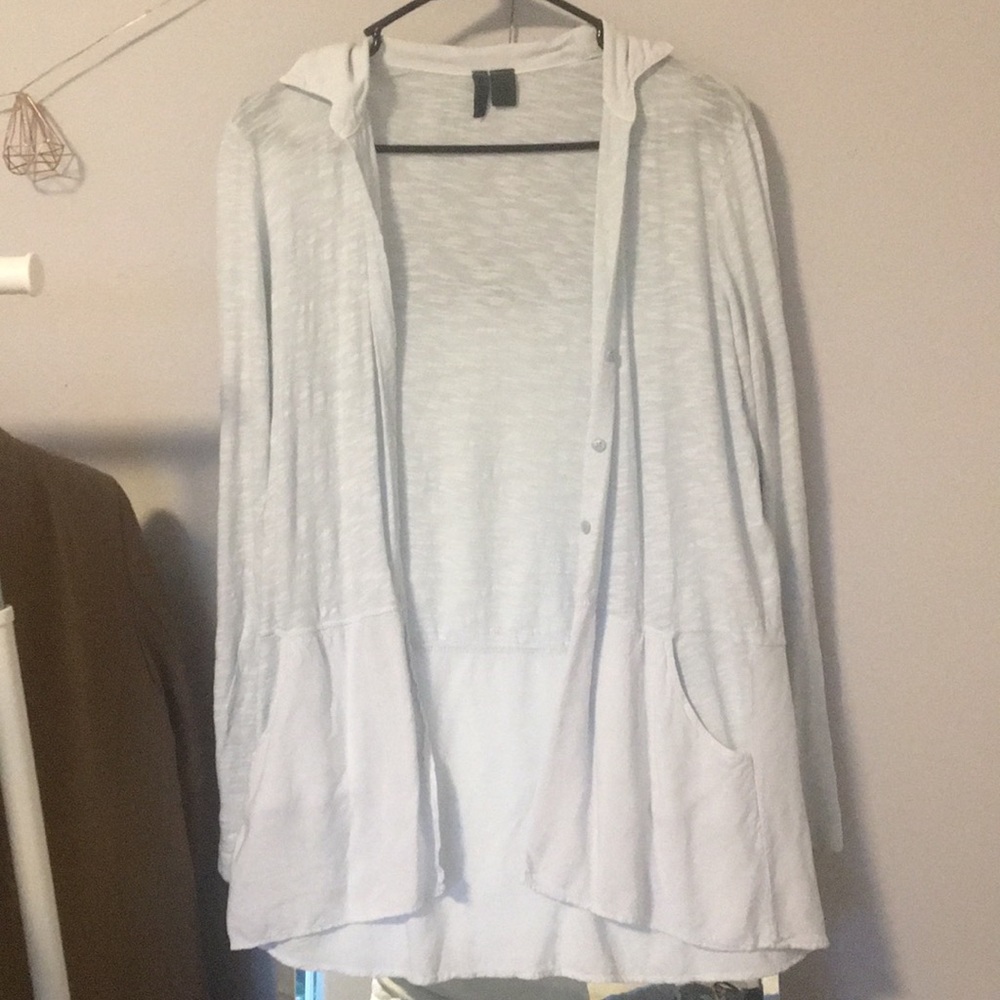 Cute expensive cardigan very good material!!